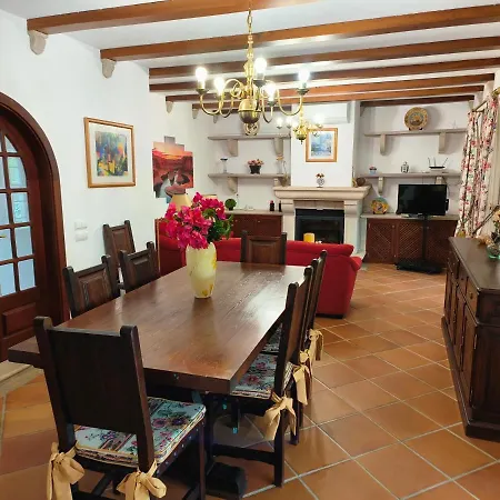 Buganvilias فيلة